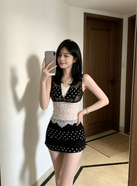 BERUN 美式辣妹波点V领蕾丝拼接无袖背心女高腰A字半身短裙两件套