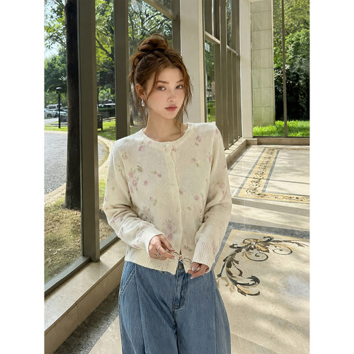 BERUN 温柔风圆领碎花针织开衫女装秋季气质修身显瘦短款外套上衣
