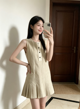 BERUN 卡其色圆领无袖背心连衣裙女夏季绝美不撞款显瘦百褶短裙子