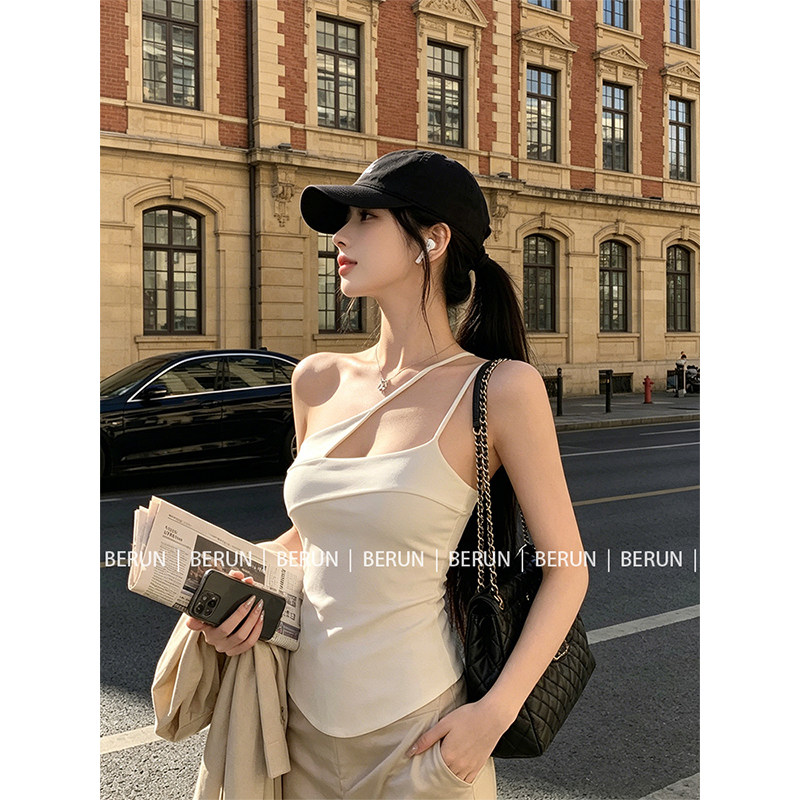 BERUN 白色不对称斜肩镂空吊带背心女夏性感修身显瘦气质百搭上衣