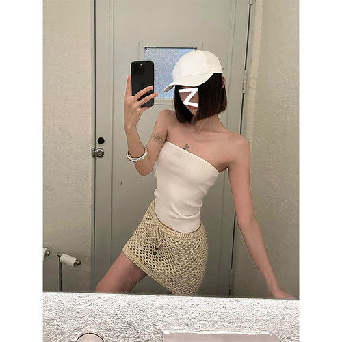 辣妹风白色无袖抹胸上衣女
