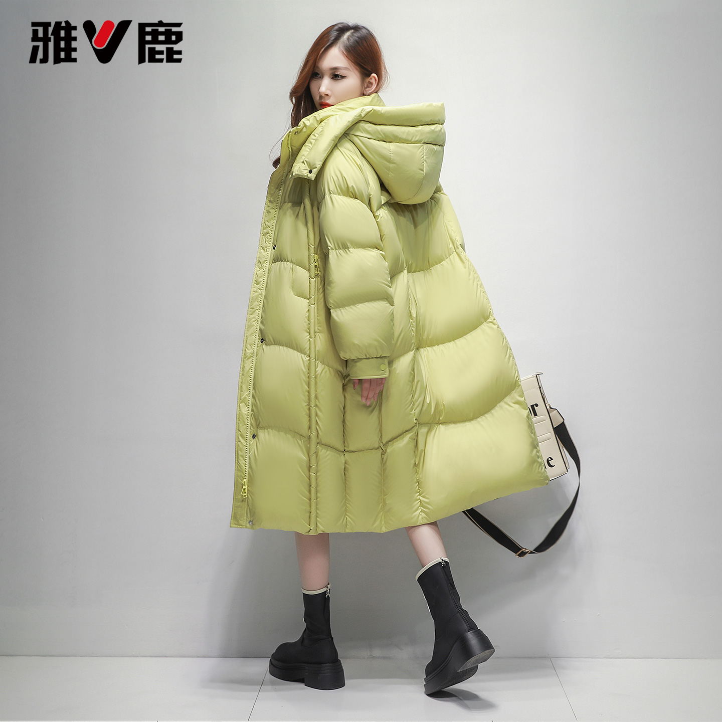 雅鹿中长款羽绒服女2025新款