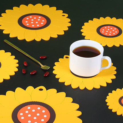 创意向日葵家用餐具隔热垫耐高温花型盘子餐桌防烫碗水壶杯胶餐垫