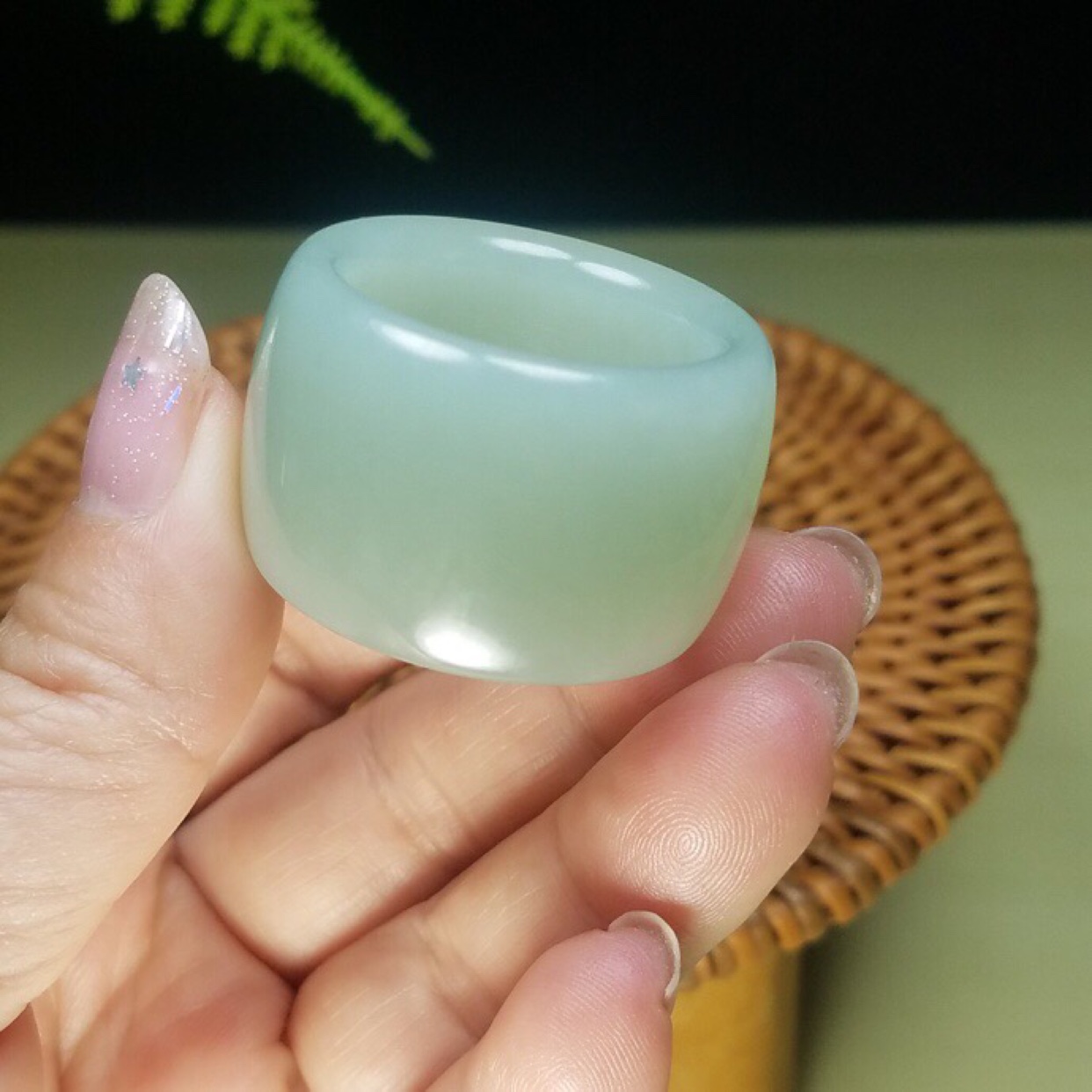 纯天然新疆和田玉且末料粉青玉扳指且末蓝扳指戒指22mm男款带证书