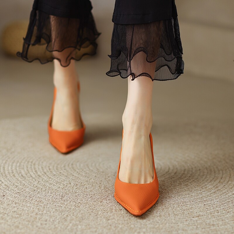 喜欢的类型~corso venezia真皮浅口尖头粗跟单鞋女新款高跟鞋