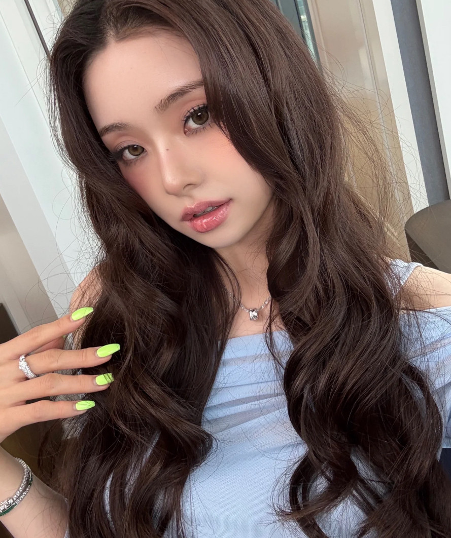 宋智雅明星同款手工穿戴甲美甲韩系多巴胺夏日糖果绿荧光绿短欧美