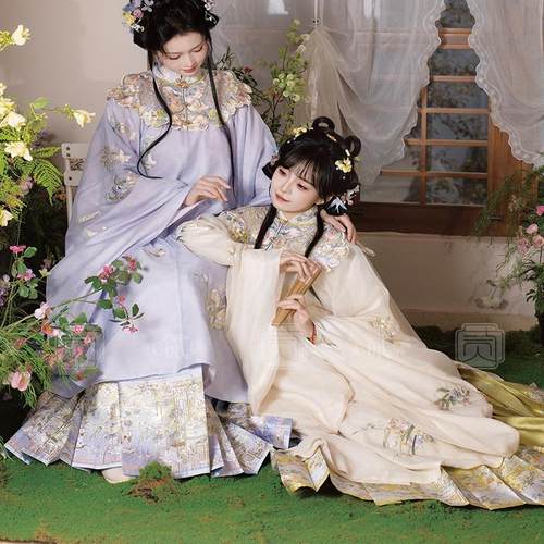 明制立领对襟汉服套装