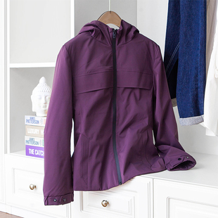 保暖又显瘦 拉链连帽修身款防风防水户外鹅绒服秋冬外套羽绒服