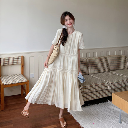 温柔风米白色连衣裙女2025夏季新款慵懒松弛感显瘦法式气质茶歇裙
