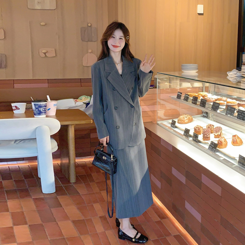 灰色条纹西服连衣裙套装女2025春新款高级感气质西服半身裙两件套