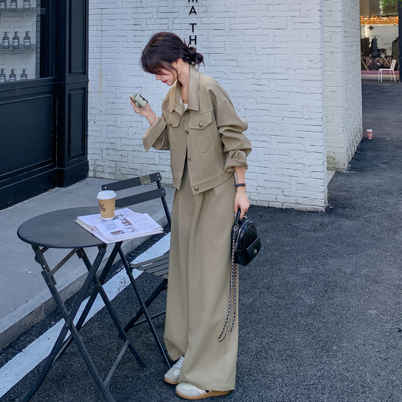 卡其色工装时尚套装女2025春季新款小个子洋气短外套阔腿裤两件套