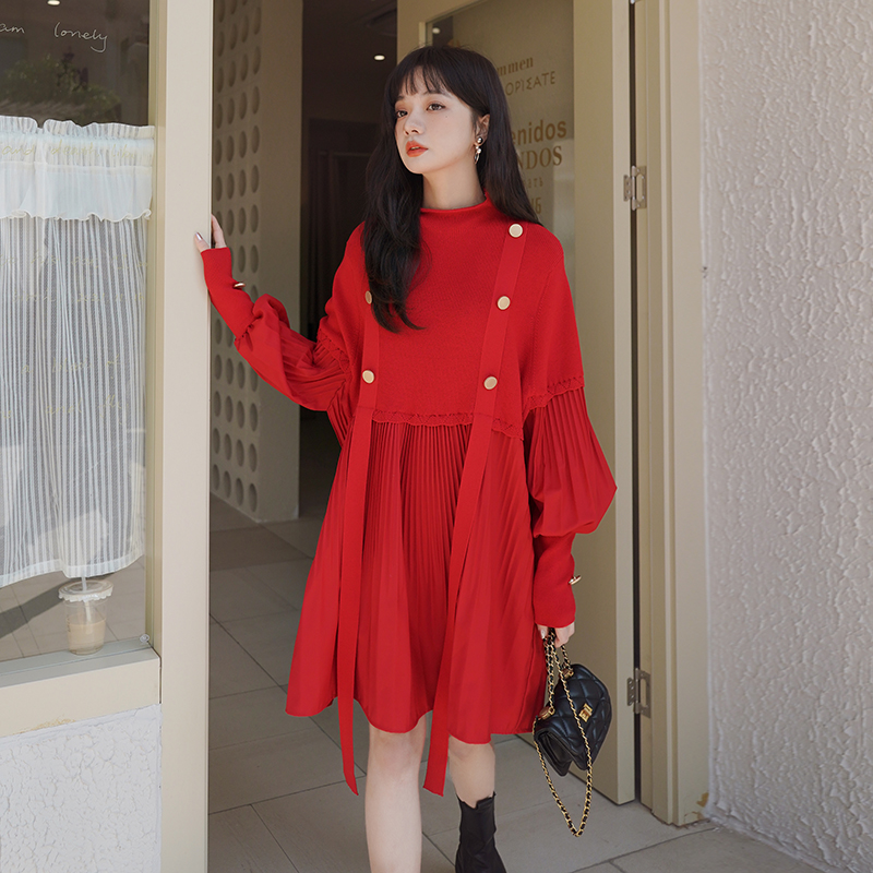 设计感小众红色连衣裙女2025春季新款高级感小个子休闲长袖百褶裙