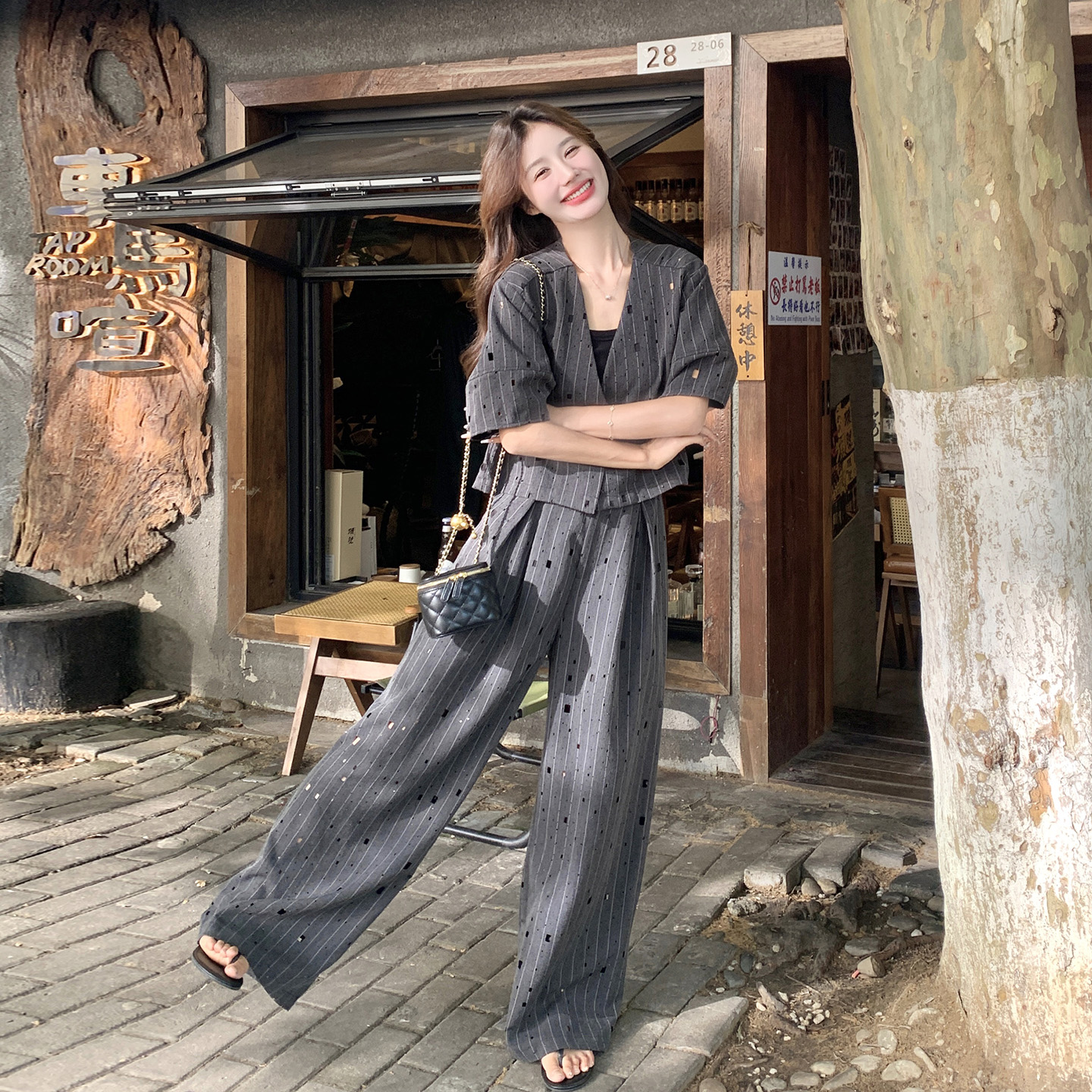 灰色设计感休闲套装女2025夏季新款时尚气质短袖西服阔腿裤两件套