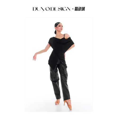 003宽松斜肩均码开叉上衣国标女