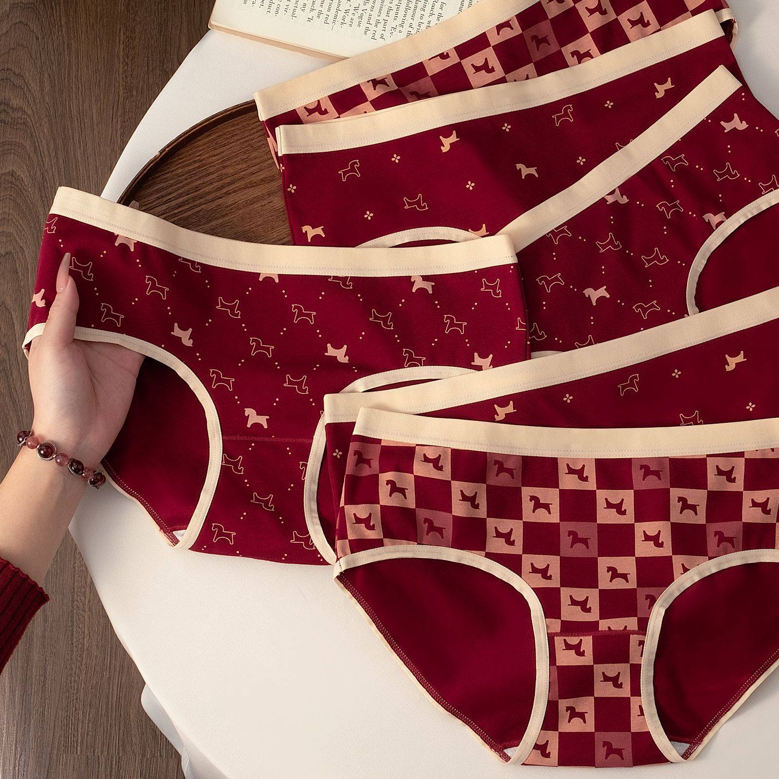 2025新款本命年内裤女生纯棉酒红色印花结婚属马年士三角短裤,女士内衣/男士内衣/家居服,男三角内裤,淘宝优惠券,粉丝福利购,淘宝优惠卷