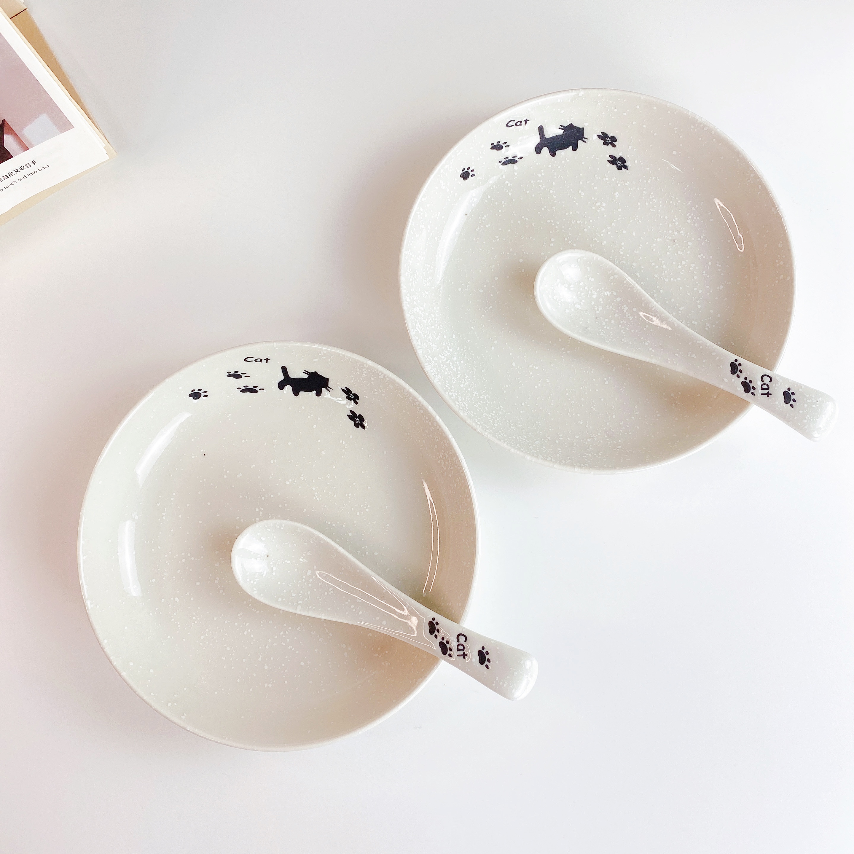 雪花釉陶瓷餐具猫盘圆形餐具浮雕设计家居早餐盘圆形面包盘微瑕疵