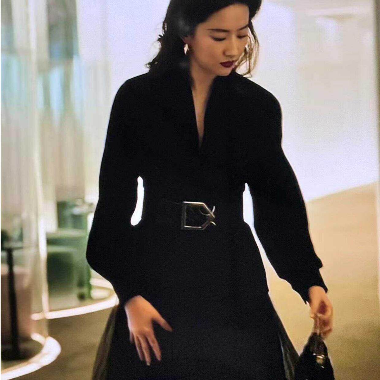 星芭莎通勤纯色连衣裙女