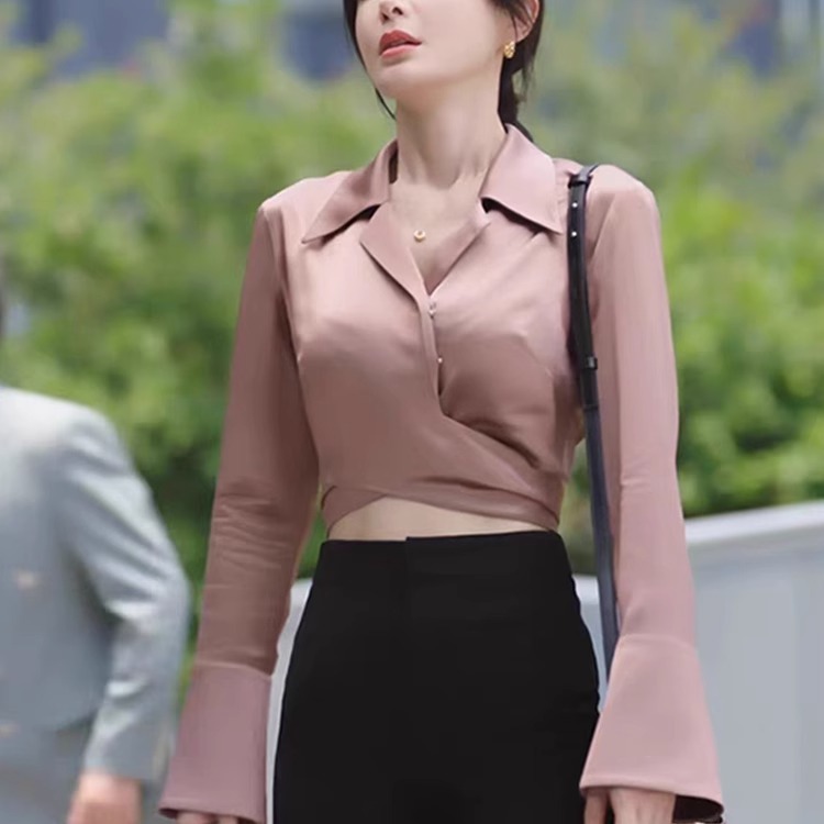 星芭莎 秦岚明星同款衬衫2025新款设计感女收腰高腰短款上衣衬衣