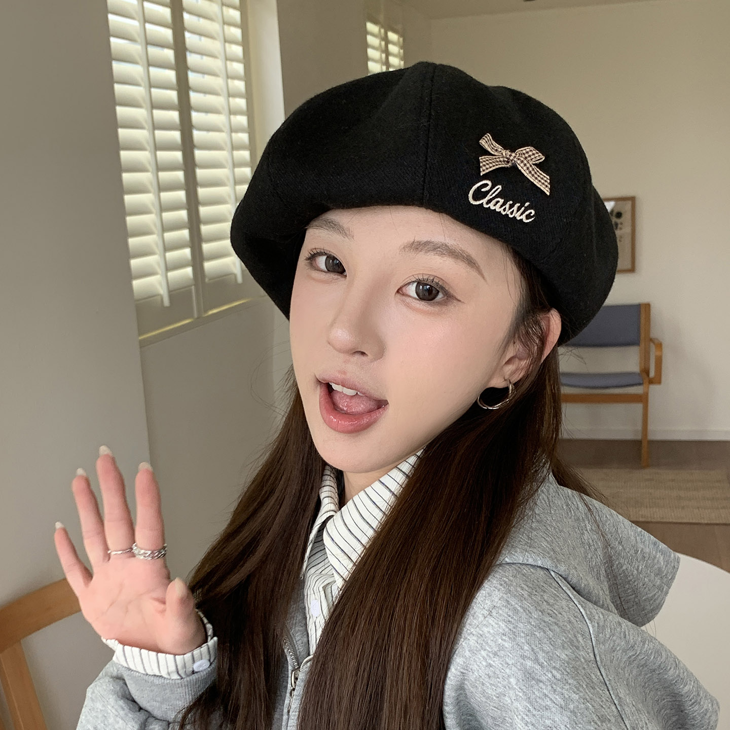 刺绣字母蝴蝶结贝雷帽女英伦复古可爱画家帽显脸小冬天保暖南瓜帽