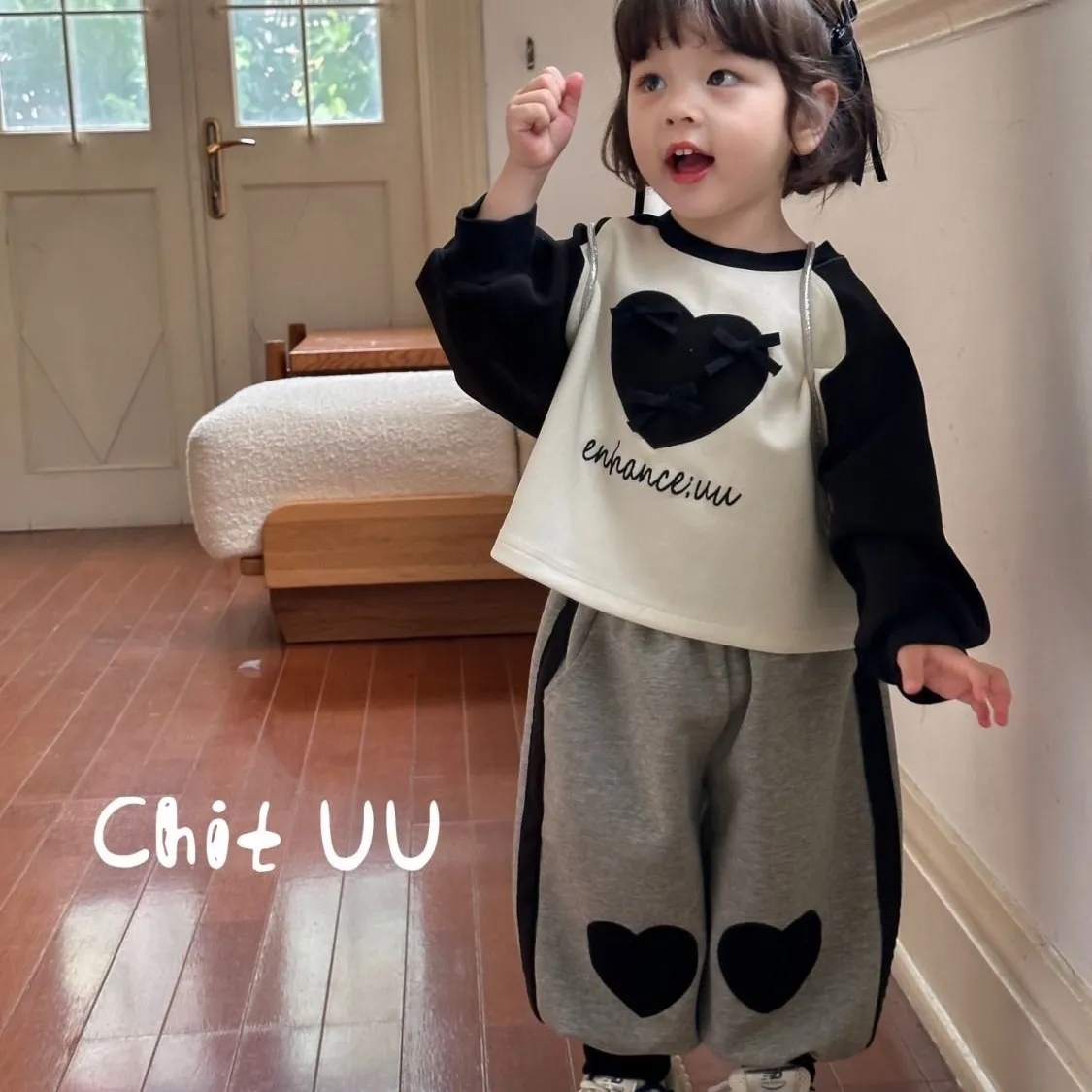 女童套装春秋季卫衣2024新款女孩秋季爱心休闲裤长袖洋气两件套潮