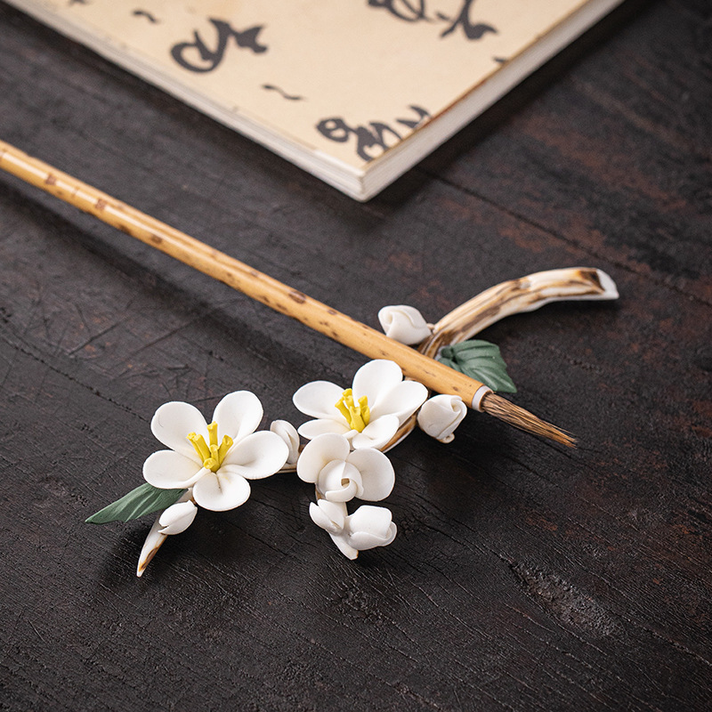 2025梅花陶瓷毛笔架笔搁茶宠插香高颜值小装饰品文房四宝桌面摆件