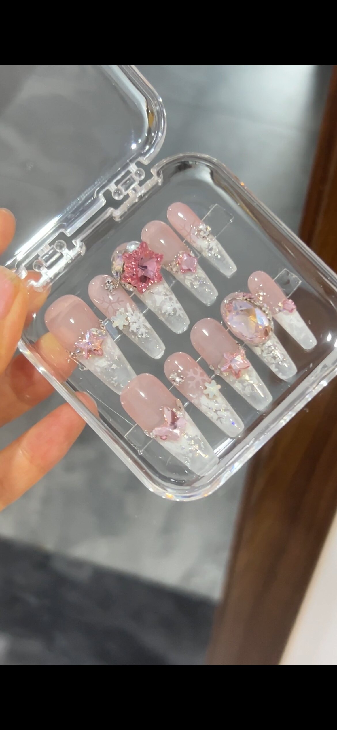 丢丢穿戴甲 冬日雪花裸色穿戴甲全华子