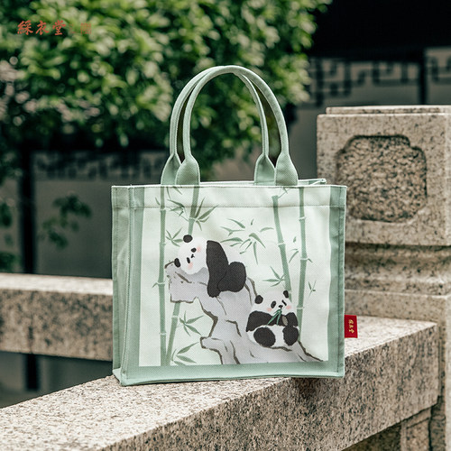 彩衣堂国风可爱熊猫手拎方包