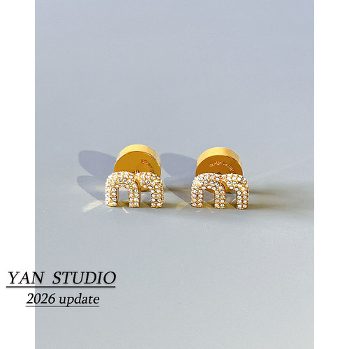 YANSTUDIO/M字母迷你水钻耳钉女