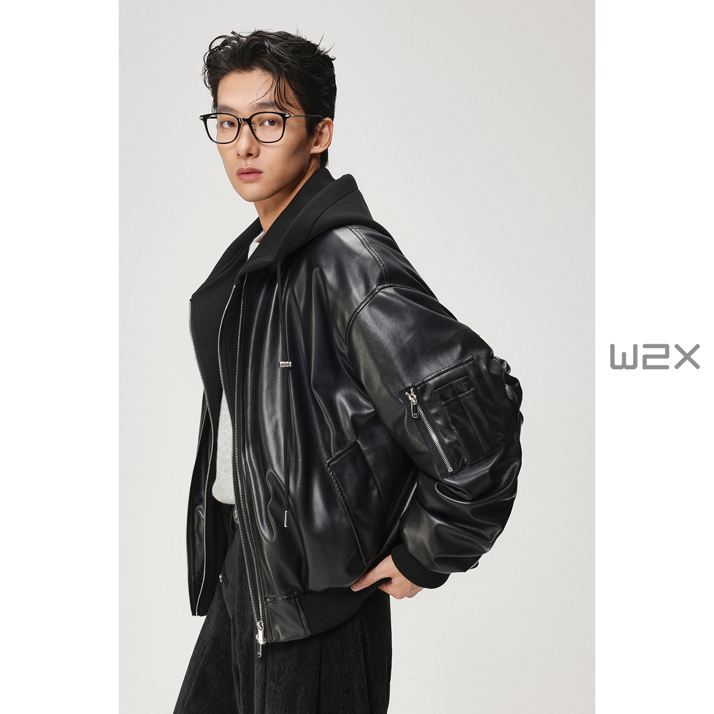 假两件连帽PU皮夹克飞行员外套