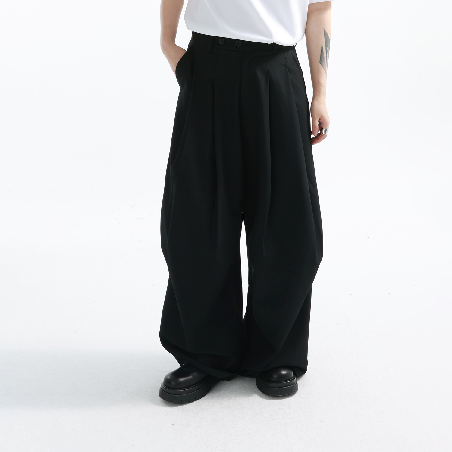 「GRNL」城市游牧 双扣调节多褶休闲阔腿长裤直筒大廓形西裤,男装,休闲裤,淘宝优惠券,粉丝福利购,淘宝优惠卷