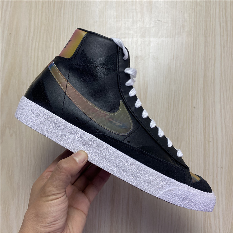 耐克镭射休闲鞋NIKEBLAZERMID