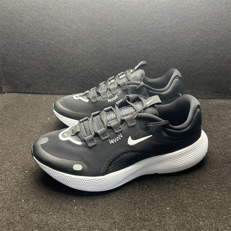 耐克Nike REACT ESCAPE RN女子减震轻便透气运动跑步鞋DM0980-011
