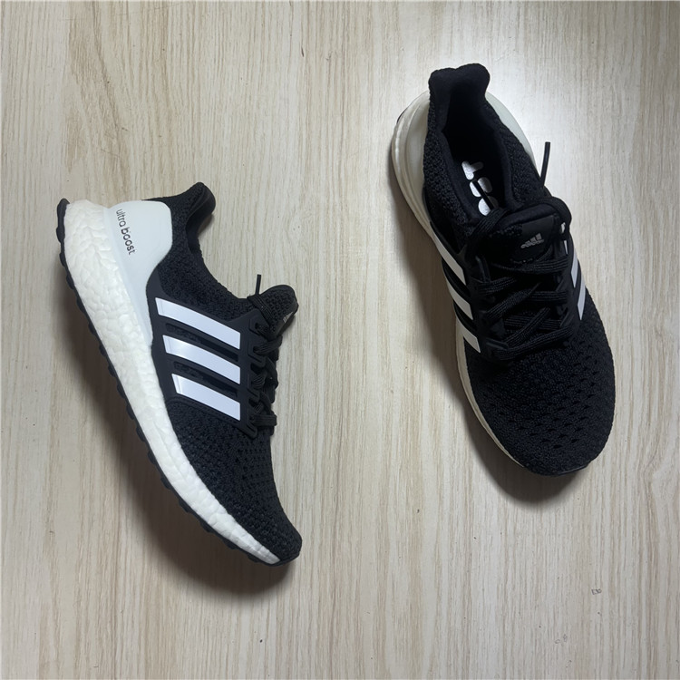 男子BOOST低帮减震运动跑步鞋