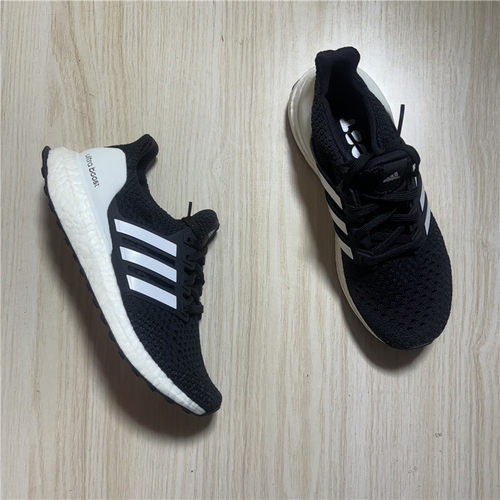 男子BOOST低帮减震运动跑步鞋