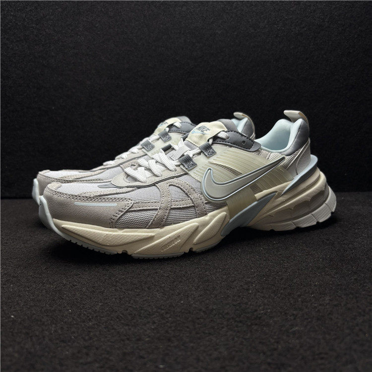 耐克 Nike V2K Run 男女轻便复古缓震运动休闲老爹鞋 FZ3596-072
