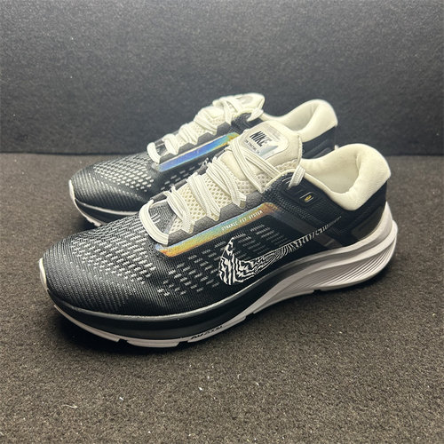 耐克 Nike Air Zoom Structure 24 女子耐磨透气跑步鞋DX9626-001