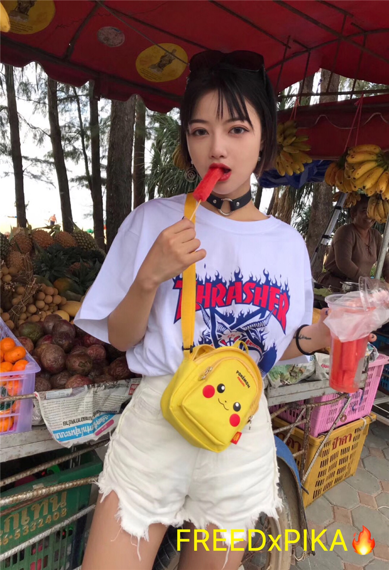 【可愛到爆】FREEDSH 可愛超火卡通復古斜跨包胸包 男女情侶潮