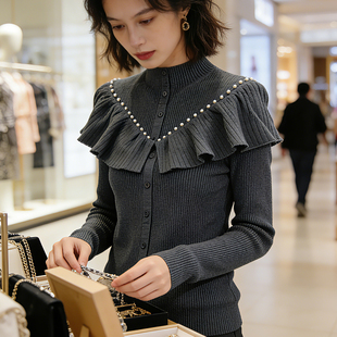温柔黑色高领荷叶边珍珠针织衫女长袖修身百搭打底衫上衣