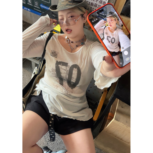 AZHOUSDAY“主推纸片人”天丝羊绒混纺晕染印花收腰a字下摆T恤女