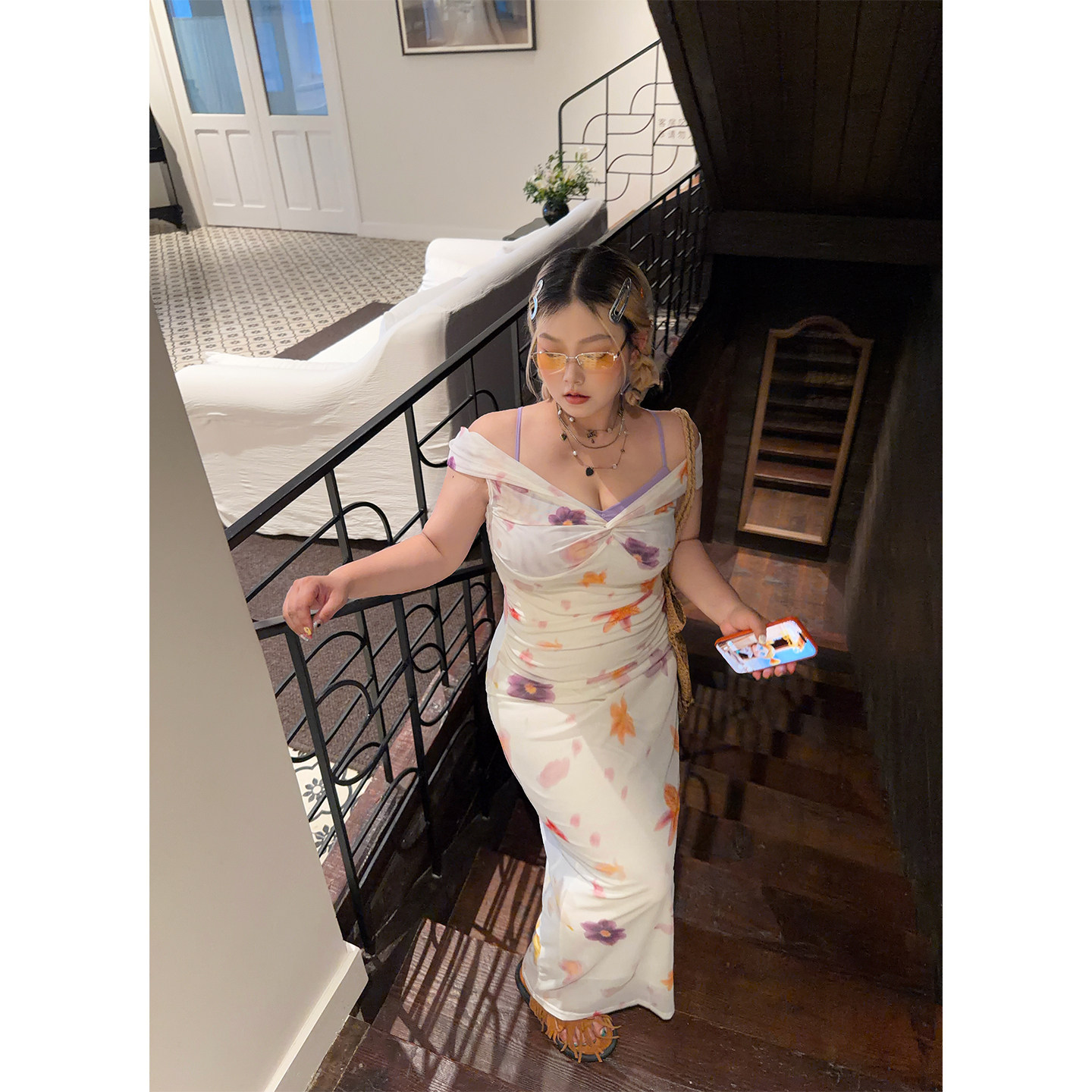阿周家“仲夏花园”纯欲法式浪漫油画风修身设计感碎花网纱连衣裙图片