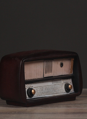家居装饰品复古做旧工艺品摆件老式收音机怀旧风格酒吧摆设品树脂