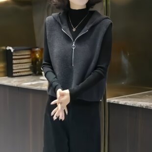 针织马甲连帽设计感马夹上衣洋气秋冬款 欧货高端时尚 减龄纯色无袖