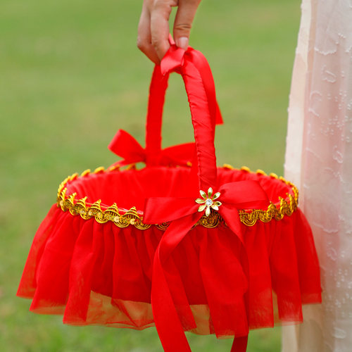 婚礼红色花篮花童撒花舞蹈表演