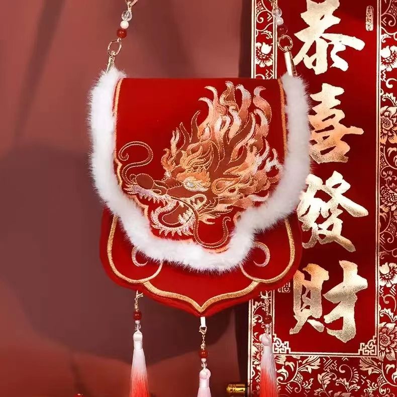 2025年原创新年龙包刺绣包汉服包红色国风包包