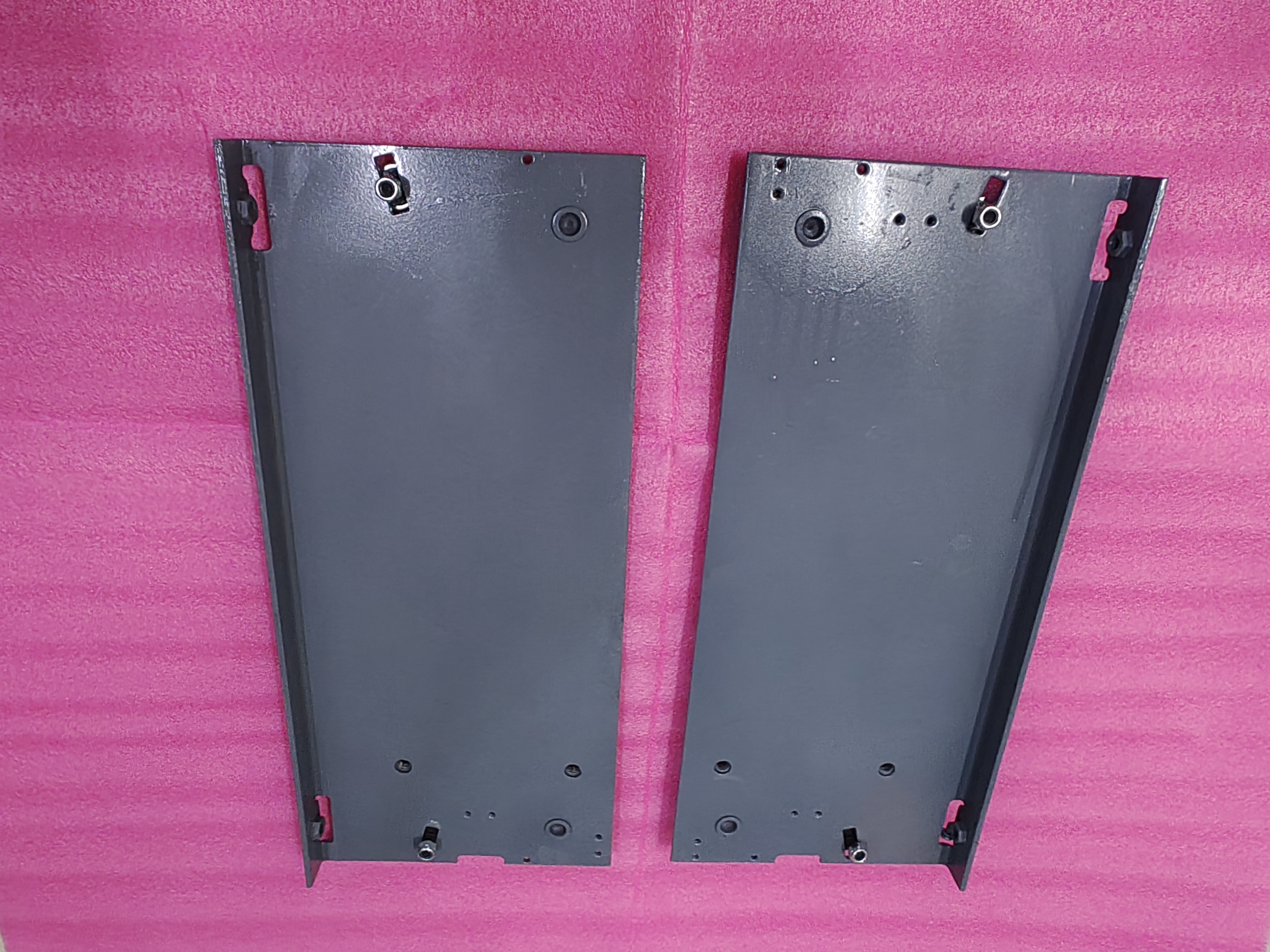 P131009B104G04L09 三菱电梯轿门挂板 三菱电梯131挂门板组件