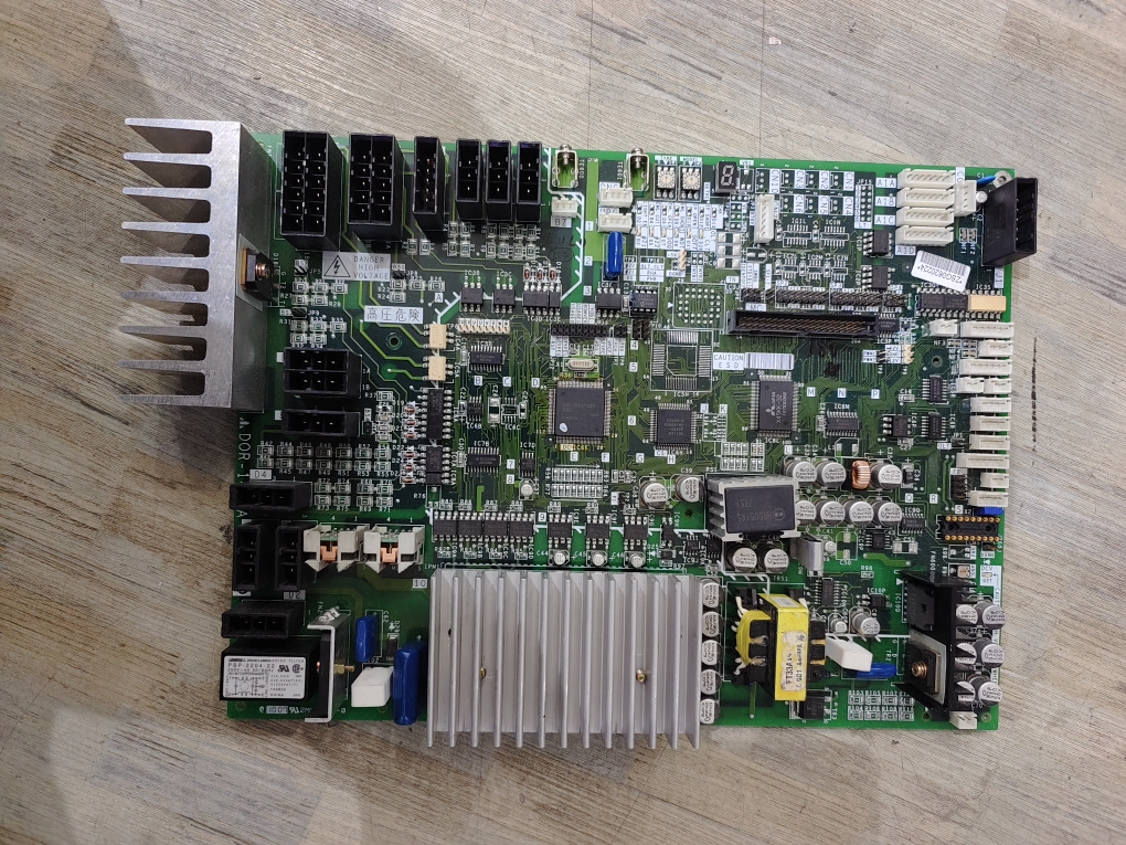 三菱电梯门机板6MBP15RH060