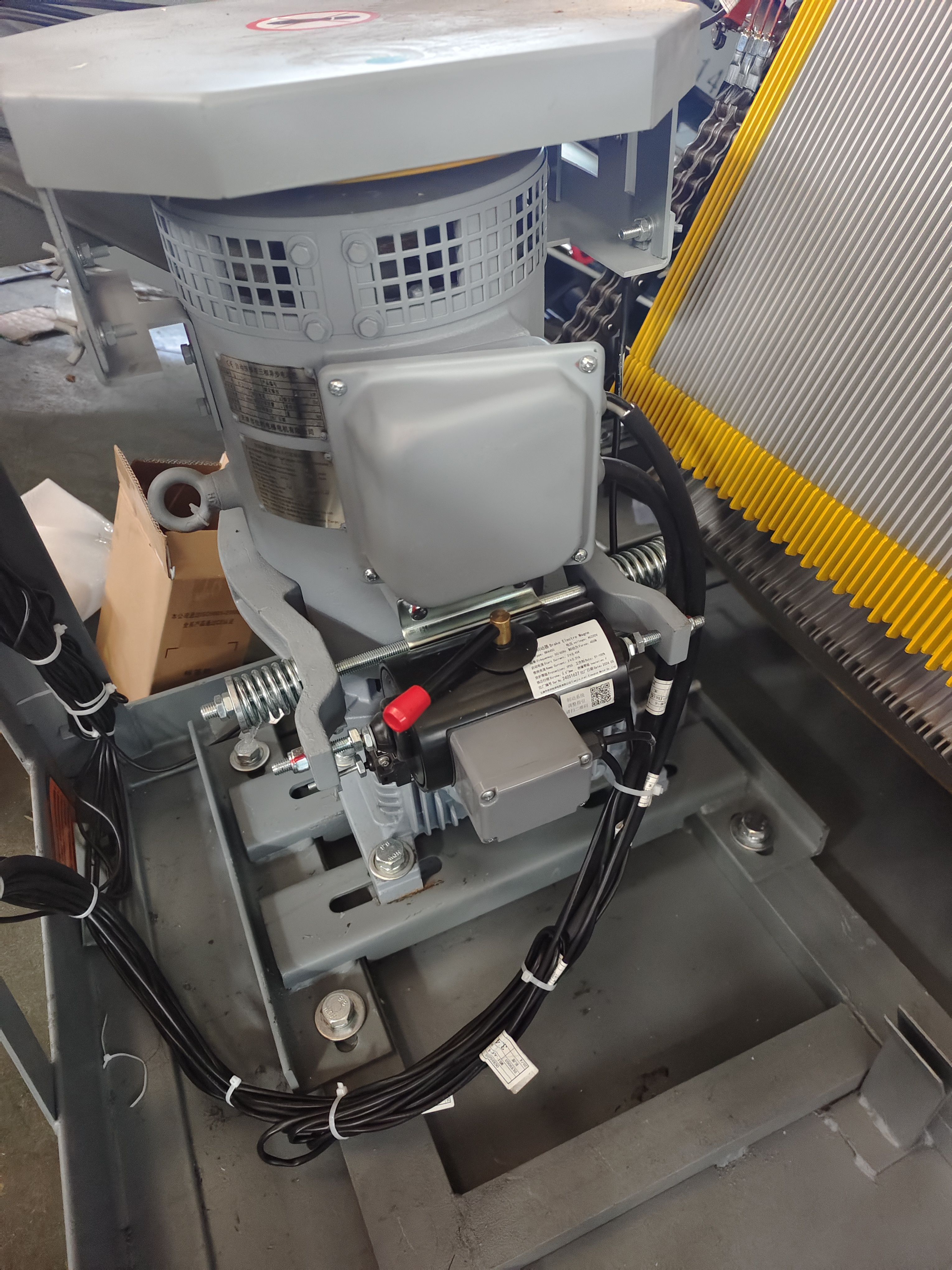 YFD132S-4 自动扶梯异步电动机 FJ100扶梯 恒达富士自动扶梯