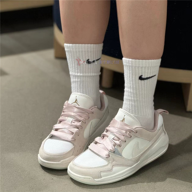 耐克女子缓震透气运动篮球鞋