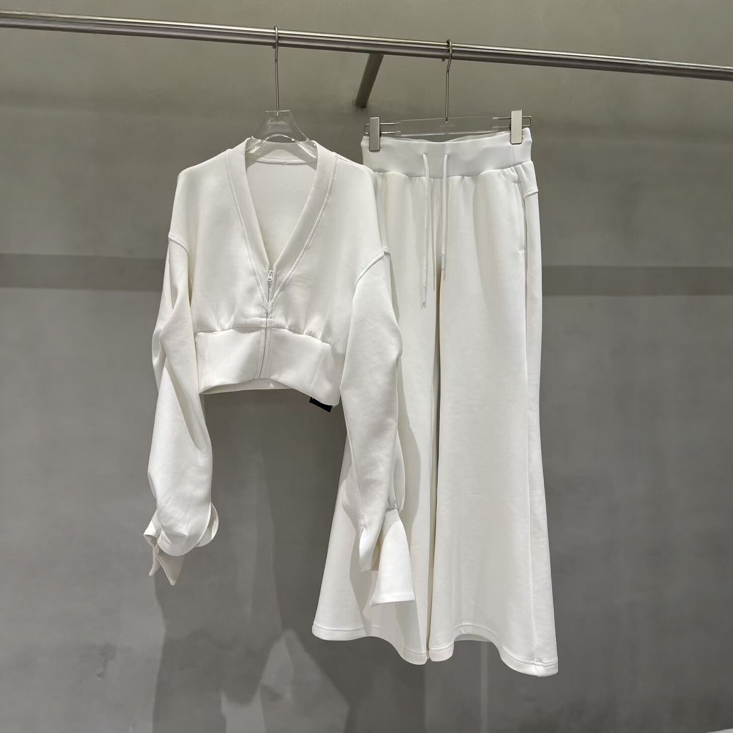 2026春季深V领拉链开衫卫衣短外套女松紧腰百搭宽松阔腿裤套装