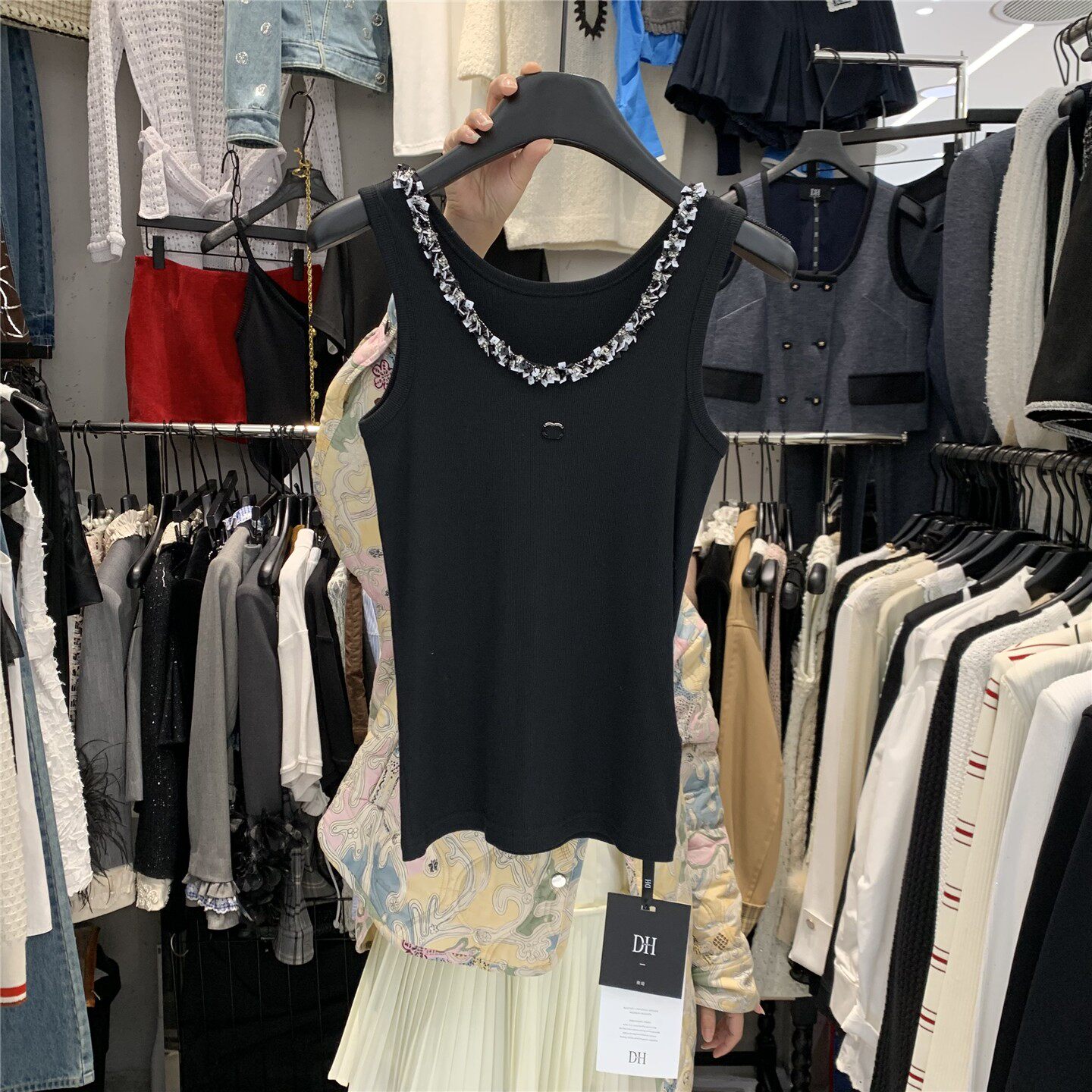 DH2026春季新款韩版小众设计高级感重工钉珠百搭显瘦针织背心上衣